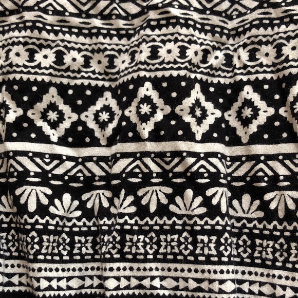 Girls old navy jumper - Picture 2 of 4